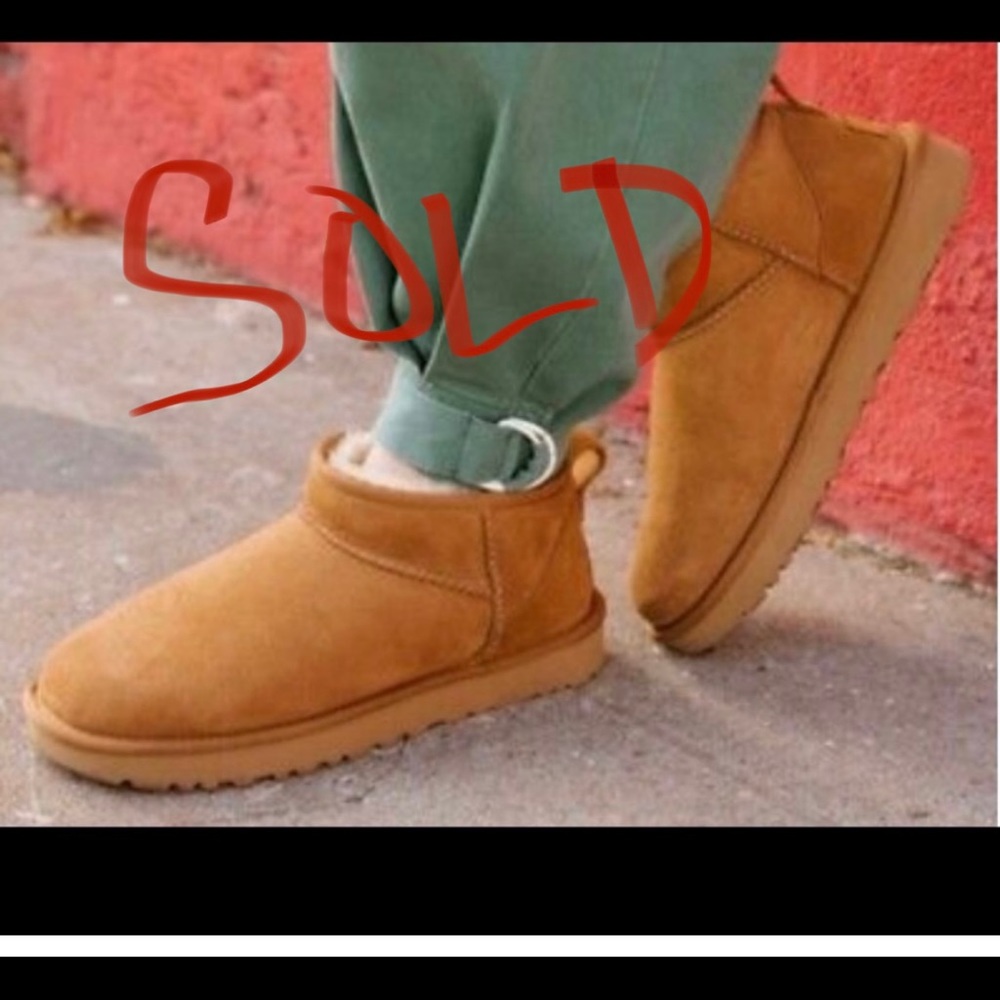 🎉SOLD🎉ASPEN Mini Classic Booties!  Similar to UGG in style and Quality. Size 9